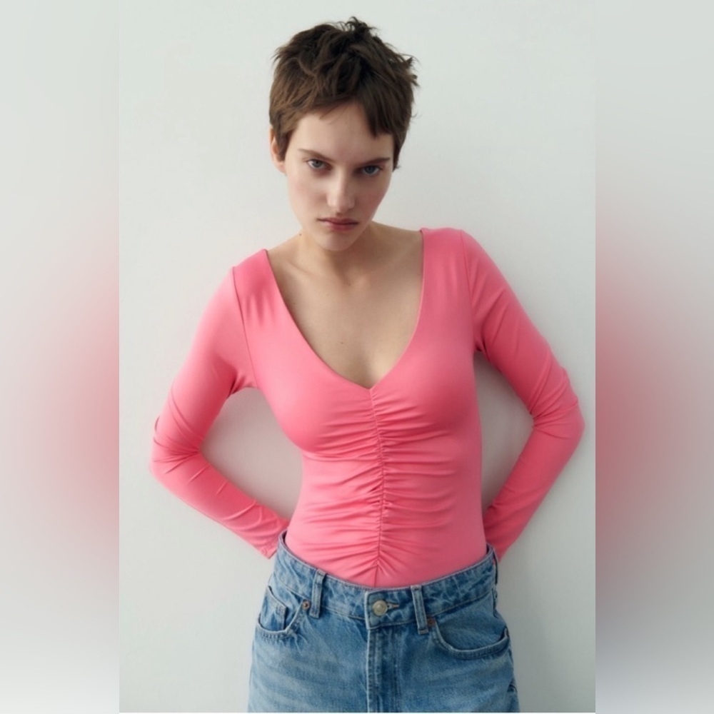 NWT ZARA Long Sleeve V-Neck Ruched Elastic Bodysuit in Barbie Pink Sz S